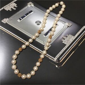 🌟 SALE $20 🌟 Vintage 1940’s Glass & Gold Beaded Hand Knotted Pearl Necklace